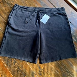 THEORY ESSENTIAL SWEATSHORT IN XXL BLACK
